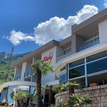 Hotel Residence Rely Бренцоне-суль-Гарда Экстерьер фото