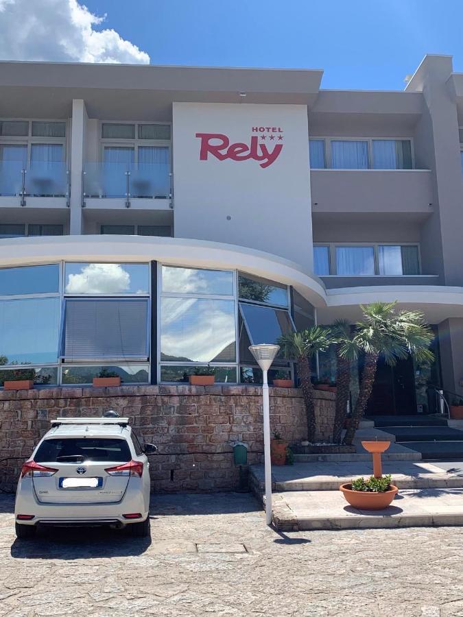 Hotel Residence Rely Бренцоне-суль-Гарда Экстерьер фото
