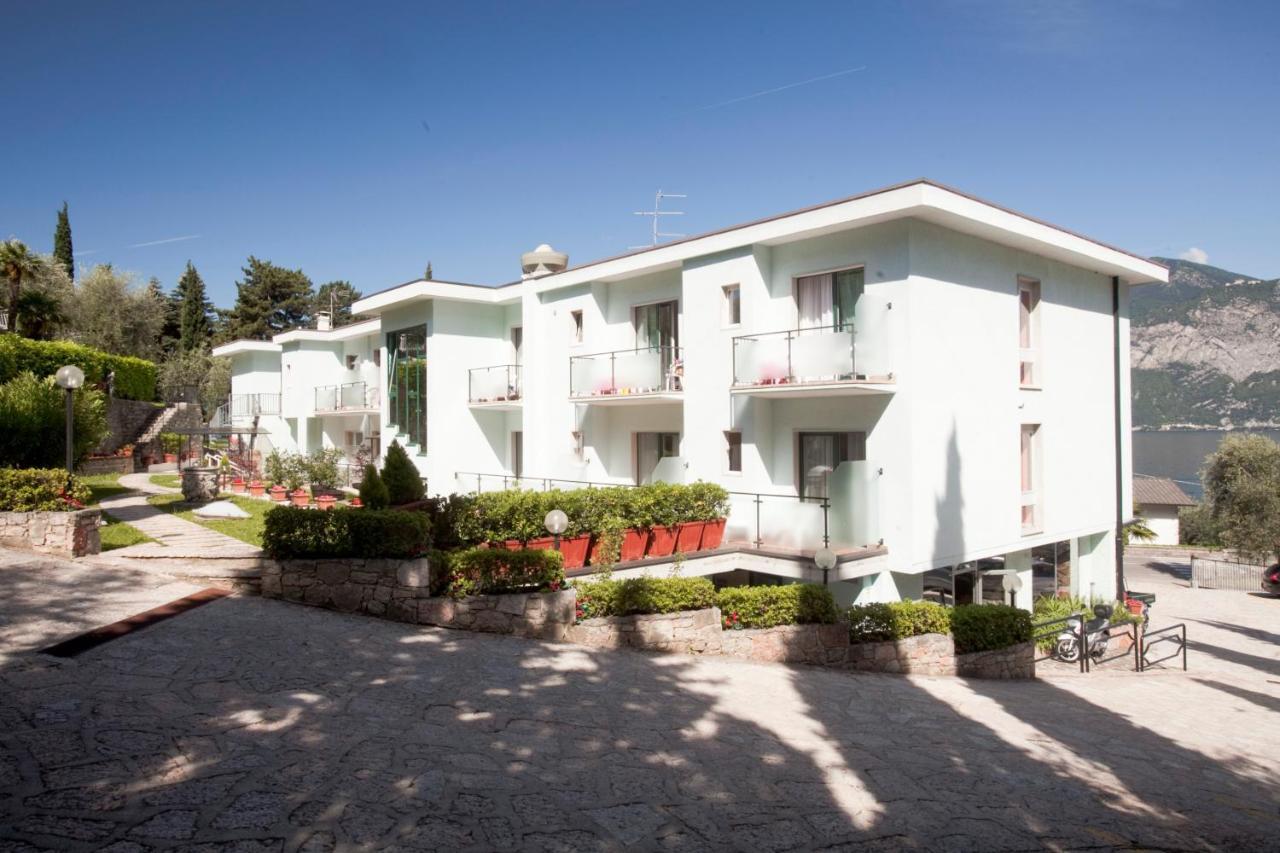 Hotel Residence Rely Бренцоне-суль-Гарда Экстерьер фото