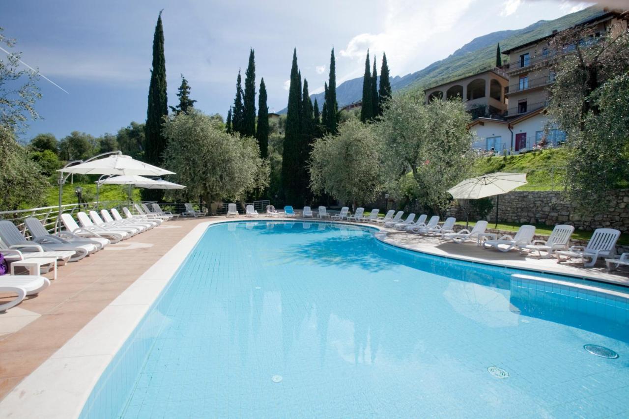 Hotel Residence Rely Бренцоне-суль-Гарда Экстерьер фото